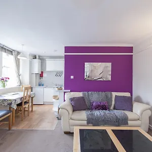 Writers View, Royal Mile Apartment Edinburgh